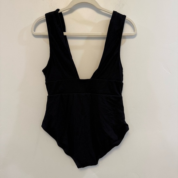 ANDIE The Mykonos Rib One-Piece Swimsuit
Black Size L - Picture 15 of 16